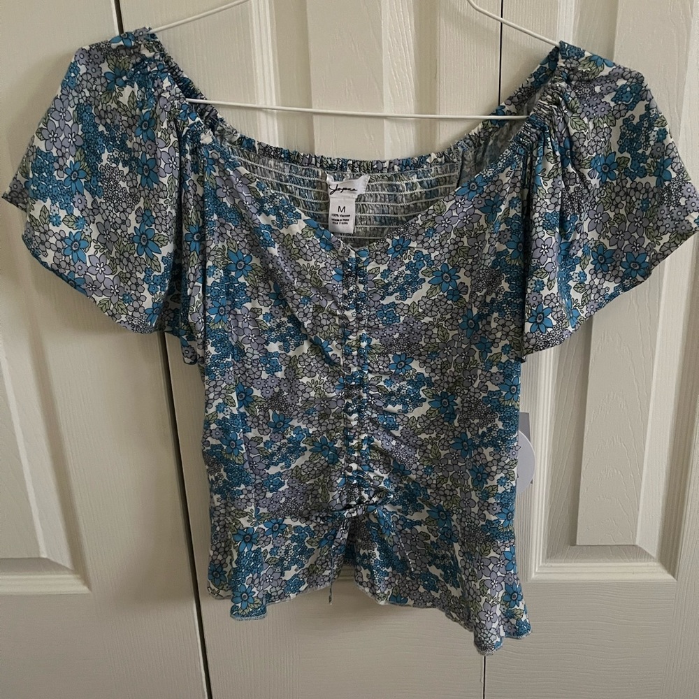 NWT floral Summery Japna top size medium